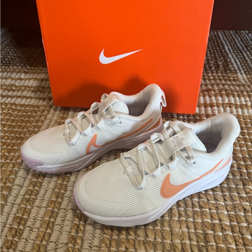 Nike Star runner sneakers